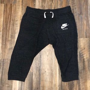 Nike Capri Joggers